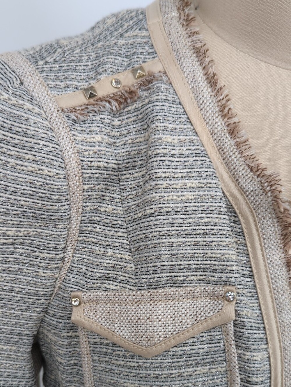 00398 WHBM Tweed Fringe Pocket Jacket Cream Blue size 14 preppy Business casual - Picture 4 of 9